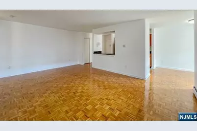 135-167 S Maple Avenue 143 B #143 B, Ridgewood, NJ 07450 - Photo 2