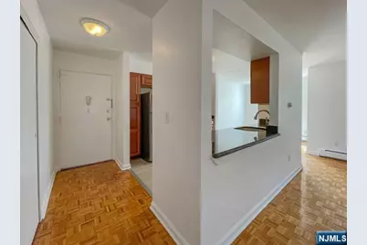 135-167 S Maple Avenue 137 H #137 H, Ridgewood, NJ 07450 - Photo 2