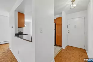 135-167 S Maple Ave 137 H, Ridgewood, NJ 07450 - Photo 4