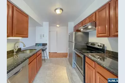 135-167 S Maple Avenue 155 E #155 E, Ridgewood, NJ 07450 - Photo 2