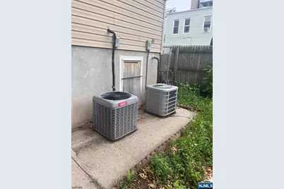 12-14 Cliff Hill Place, Newark, NJ 07106 - Photo 32