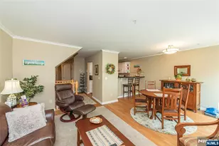 13 Mountainside Dr, Pompton Lakes, NJ 07442 - Photo 8