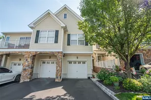 13 Mountainside Dr, Pompton Lakes, NJ 07442 - Photo 2
