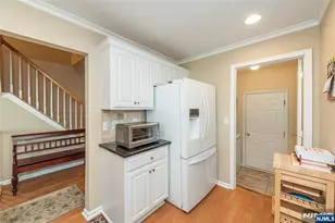 13 Mountainside Dr, Pompton Lakes, NJ 07442 - Photo 12