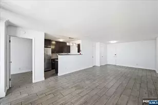 6040 Blvd East 21J, West New York, NJ 07093 - Photo 4