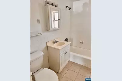 401 W Madison Avenue 27 #27, Dumont, NJ 07628 - Photo 12