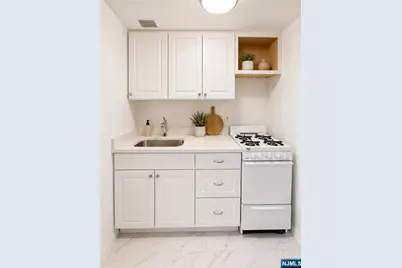400 Fairview 3J #3J, Fort Lee, NJ 07024 - Photo 4