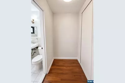 400 Fairview 3J #3J, Fort Lee, NJ 07024 - Photo 8