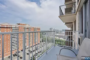 160 Overlook Ave 19D, Hackensack, NJ 07601 - Photo 6