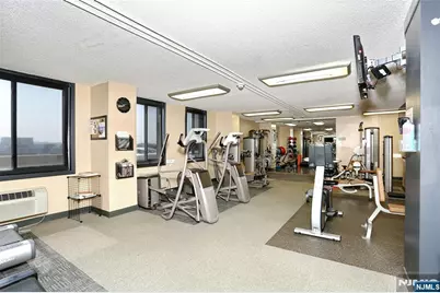 160 Overlook Avenue 19D #19D, Hackensack, NJ 07601 - Photo 32