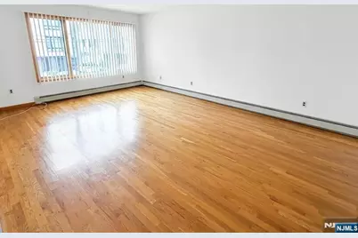 236 Grant Avenue A #A, Cliffside Park, NJ 07010 - Photo 4