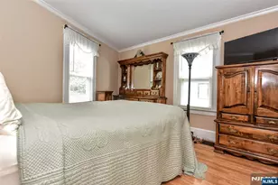 7 Lafayette Pl, Waldwick, NJ 07463 - Photo 10