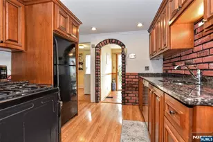 7 Lafayette Pl, Waldwick, NJ 07463 - Photo 6