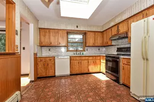 479 Goffle Rd, Wyckoff Township, NJ 07481 - Photo 10