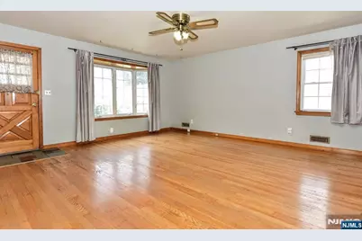 419 Main Avenue, Wood Ridge, NJ 07075 - Photo 4