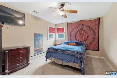 17 Van Court, Waldwick, NJ 07463 - Photo 6