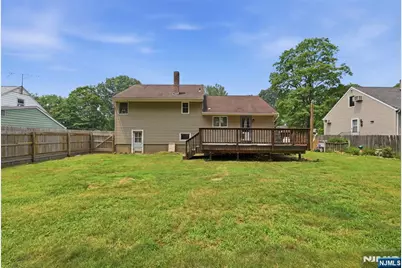 17 Van Court, Waldwick, NJ 07463 - Photo 14
