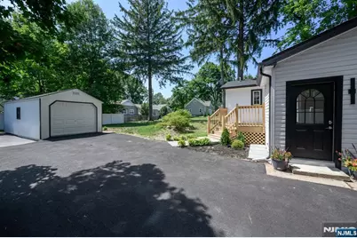 137 Myrtle Avenue, Allendale, NJ 07401 - Photo 42