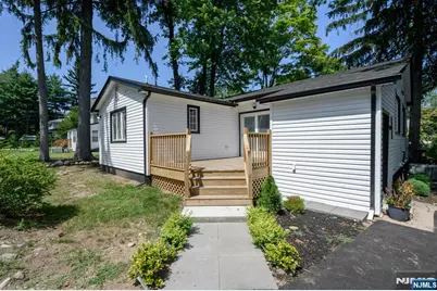 137 Myrtle Avenue, Allendale, NJ 07401 - Photo 38