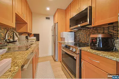 59 Presidential Drive, Englewood, NJ 07631 - Photo 8