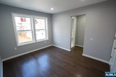 313 Livingston Avenue, Lyndhurst Township, NJ 07071 - Photo 10