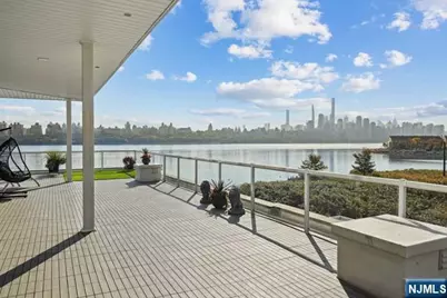 3 Somerset Lane 310 #310, Edgewater, NJ 07020 - Photo 2