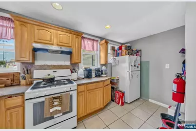 114-116 Peck Avenue, Newark, NJ 07107 - Photo 10