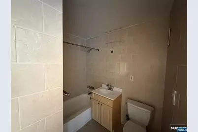 285 Aycrigg Avenue 4C #4C, Passaic, NJ 07055 - Photo 10
