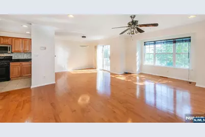 146 Summit Ridge 1406 #1406, Pompton Lakes, NJ 07442 - Photo 4