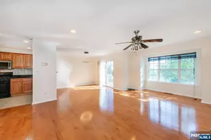 146 Summit Ridge 1406, Pompton Lakes, NJ 07442 - Photo 4