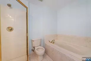 146 Summit Ridge 1406, Pompton Lakes, NJ 07442 - Photo 16