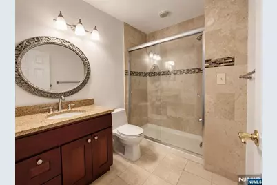 555 Ridge Lane, Fort Lee, NJ 07024 - Photo 28