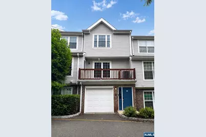 555 Ridge Lane, Fort Lee, NJ 07024 - Photo 2