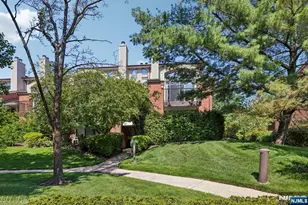 10 Wadsworth Ct 510, Teaneck Township, NJ 07666 - Photo 4