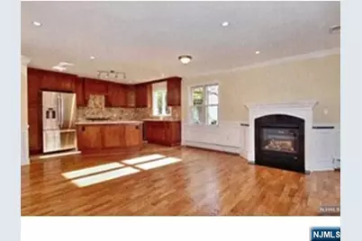 452 Grand Avenue B #B, Palisades Park, NJ 07650 - Photo 4