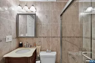 410 Chestnut St, Paramus, NJ 07652 - Photo 38