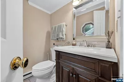 410 Chestnut Street, Paramus, NJ 07652 - Photo 28
