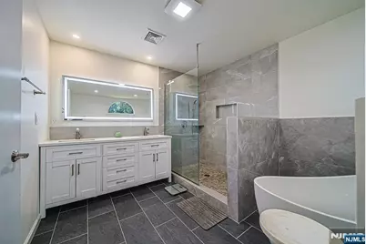 570 Grandview Terrace, Leonia, NJ 07605 - Photo 26