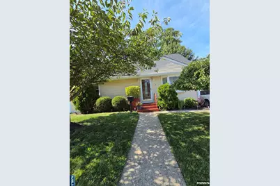 147 Merritt Avenue, Bergenfield, NJ 07621 - Photo 2
