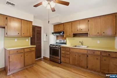 11 Ray Avenue, Leonia, NJ 07605 - Photo 8