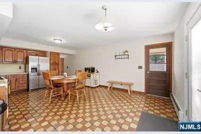 309 Erie Avenue, Midland Park, NJ 07432 - Photo 18