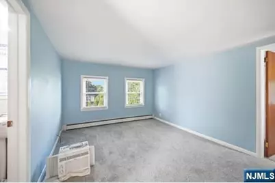 309 Erie Avenue, Midland Park, NJ 07432 - Photo 32