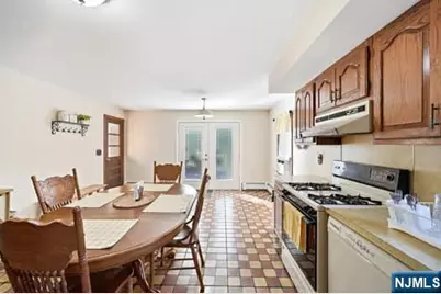 309 Erie Avenue, Midland Park, NJ 07432 - Photo 16