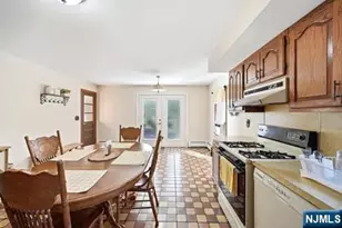 309 Erie Ave, Midland Park, NJ 07432 - Photo 16