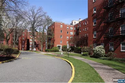 2330 Linwood Avenue 3D #3D, Fort Lee, NJ 07024 - Photo 2