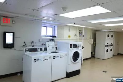 2330 Linwood Avenue 3D #3D, Fort Lee, NJ 07024 - Photo 12