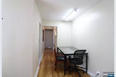 2330 Linwood Avenue 3D #3D, Fort Lee, NJ 07024 - Photo 4