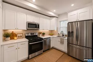 69 E Clinton Dr A, Tenafly, NJ 07670 - Photo 12