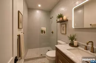 69 E Clinton Dr A, Tenafly, NJ 07670 - Photo 14
