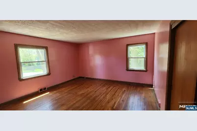 45 Campbell Avenue, Woodcliff Lake, NJ 07677 - Photo 14